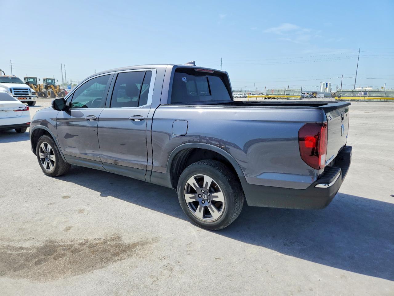 2019 Honda Ridgeline Rtl - Image 2
