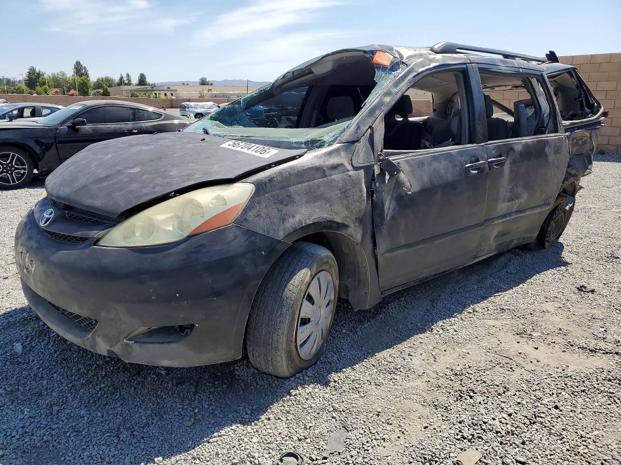 2006 Toyota Sienna Le 8 Passenger