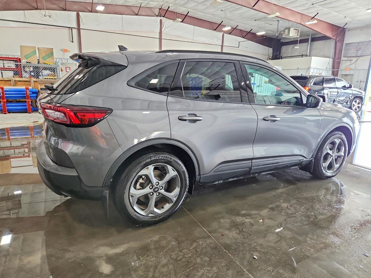 2025 Ford Escape St Line - Фото 3