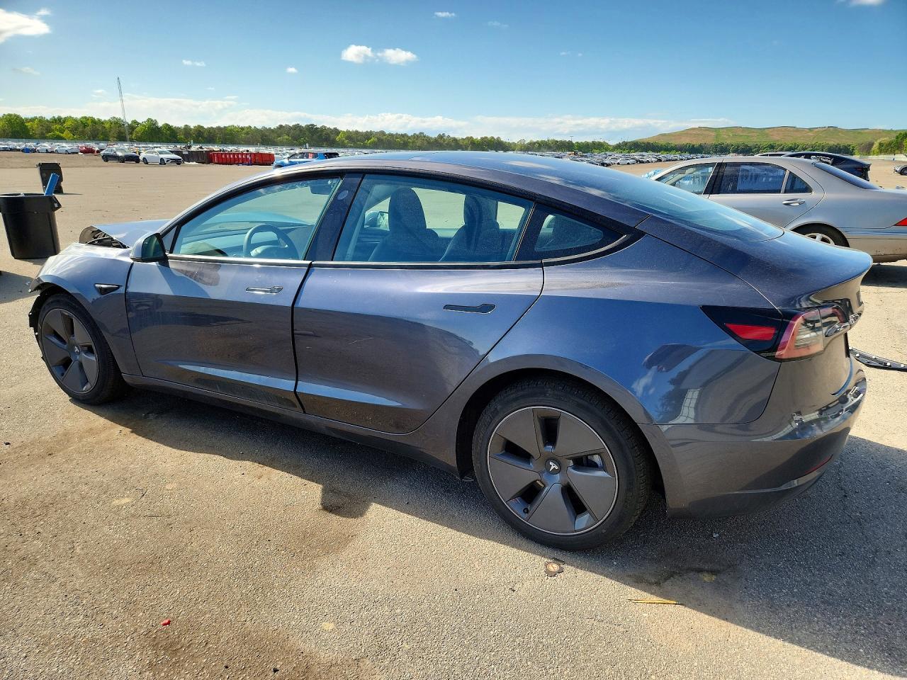 2023 Tesla Model 3 - Фото 2
