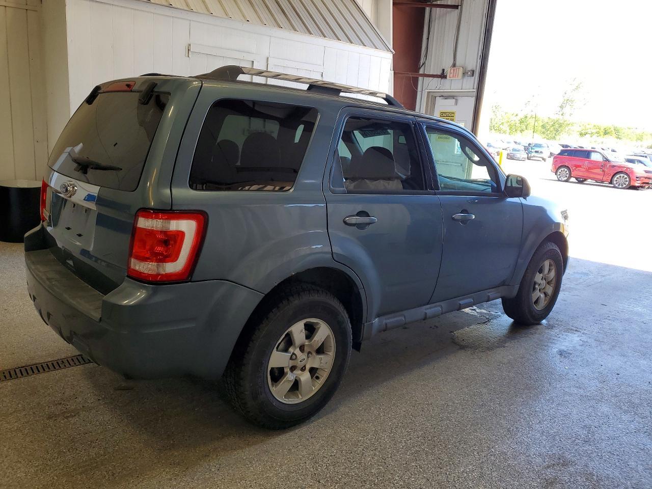 2010 Ford Escape Limited - Image 3