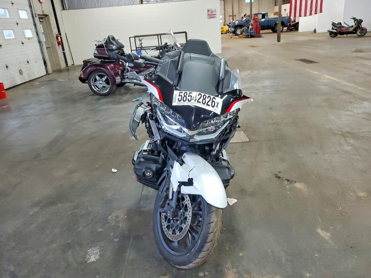 2024 Honda Gl1800 - Image 2