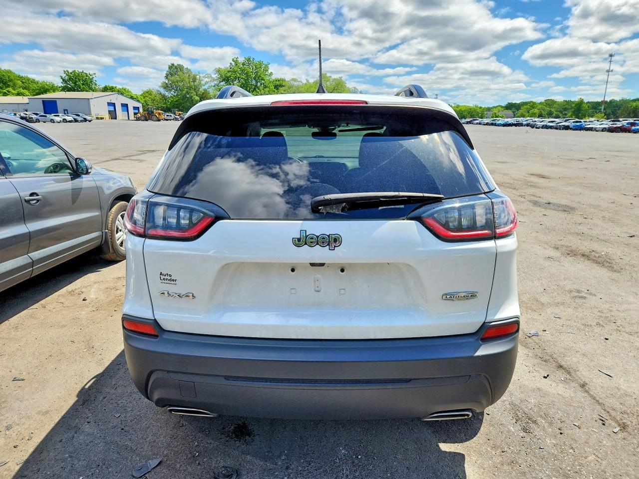 2022 Jeep Cherokee Latitude Lux - Image 6