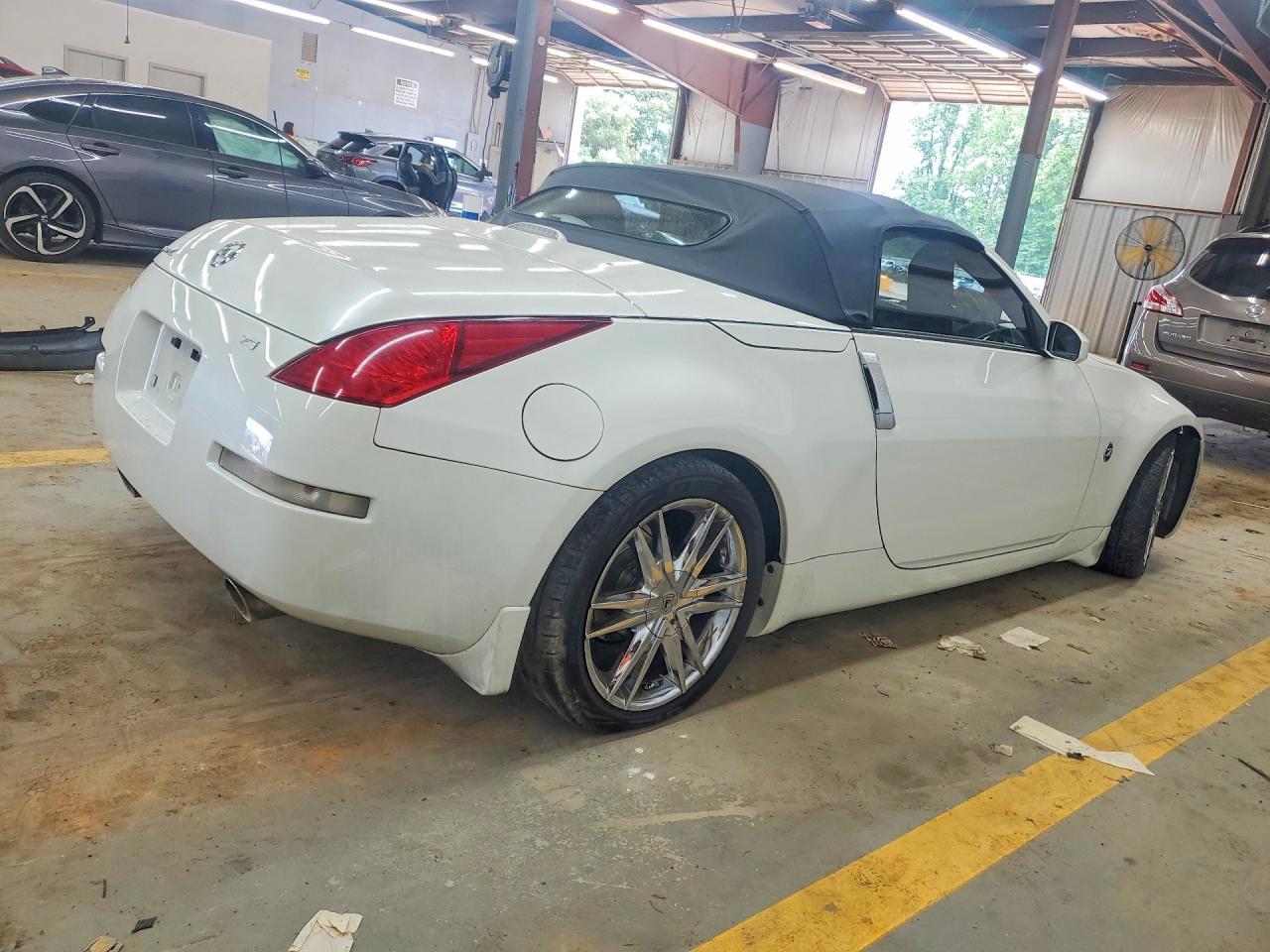 2004 Nissan 350Z - Фото 3