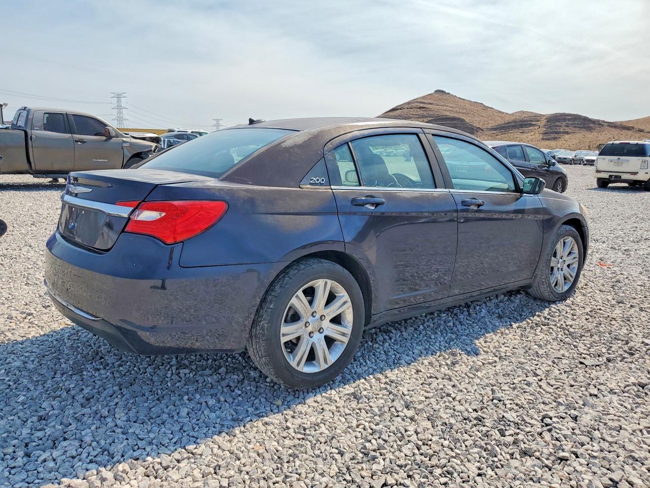 2011 Chrysler 200 Touring - Image 3