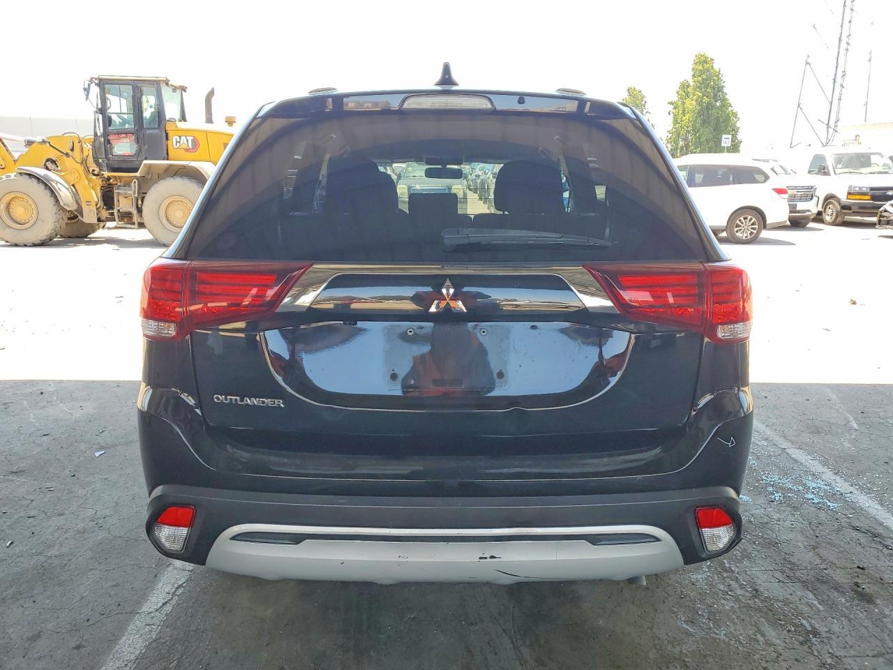 2020 Mitsubishi Outlander Es - Image 6