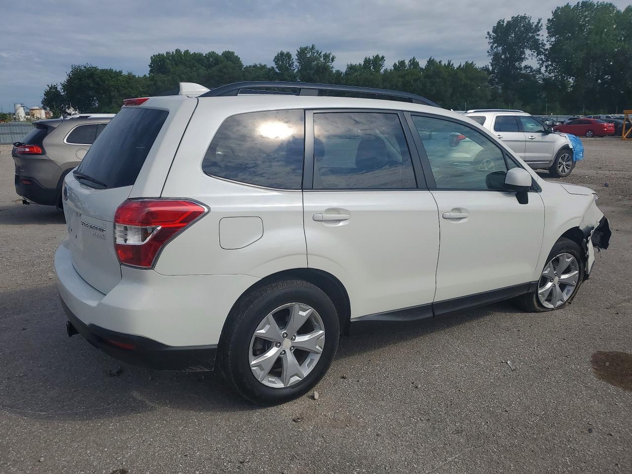 2016 Subaru Forester 2.5I Premium - Image 3