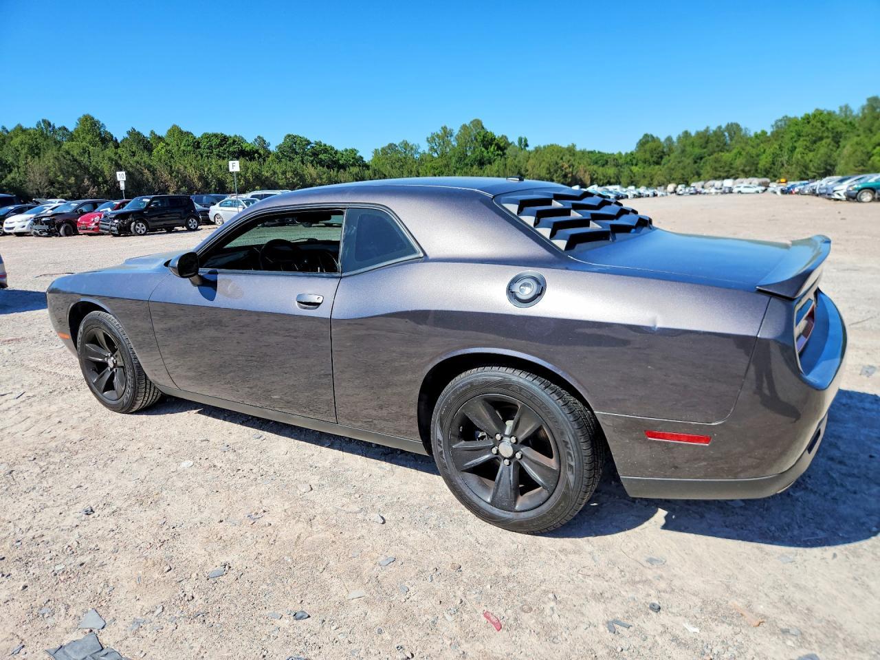 2021 Dodge Challenger Sxt - Фото 2