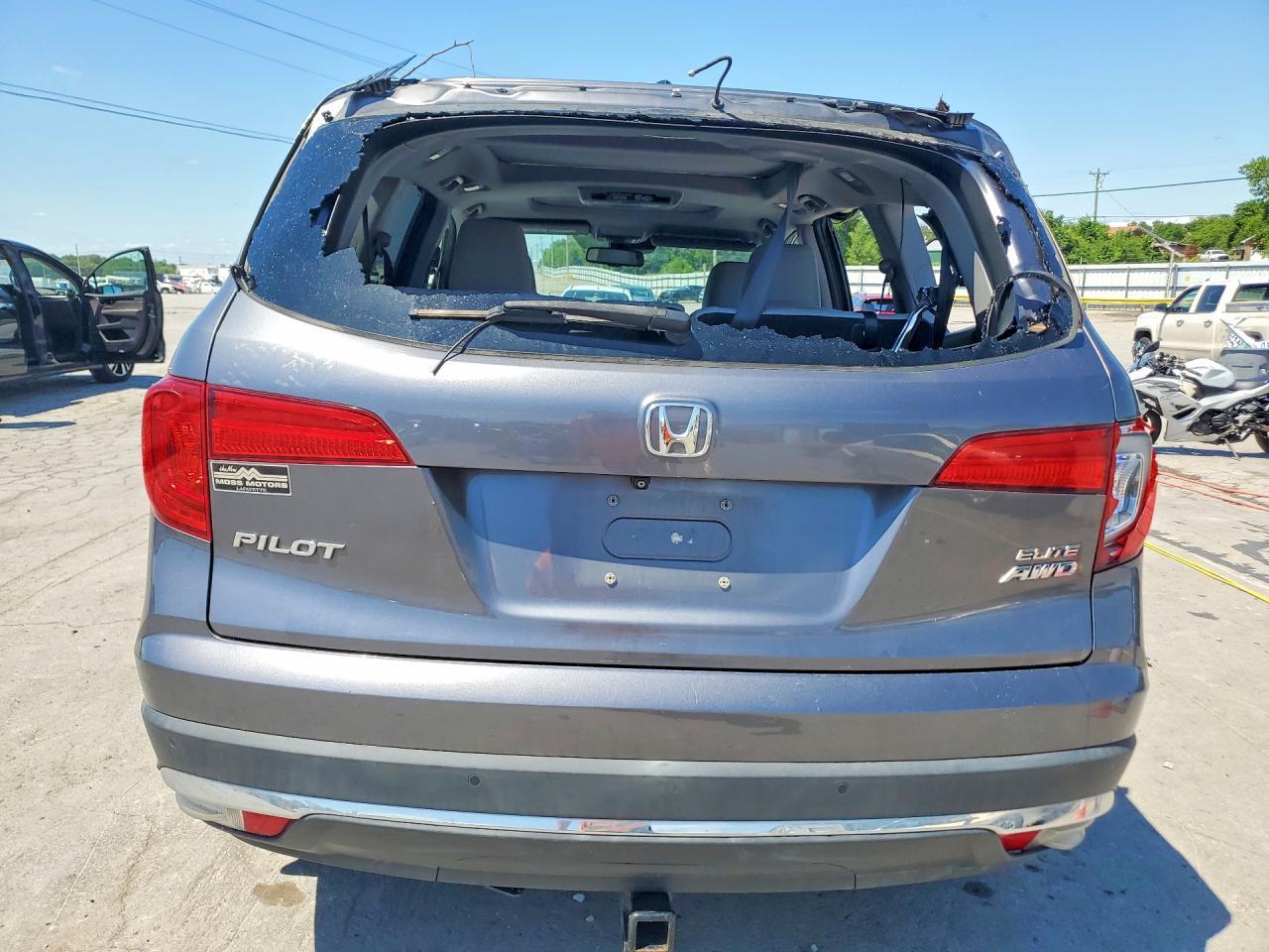 2016 Honda Pilot Elite - Фото 6