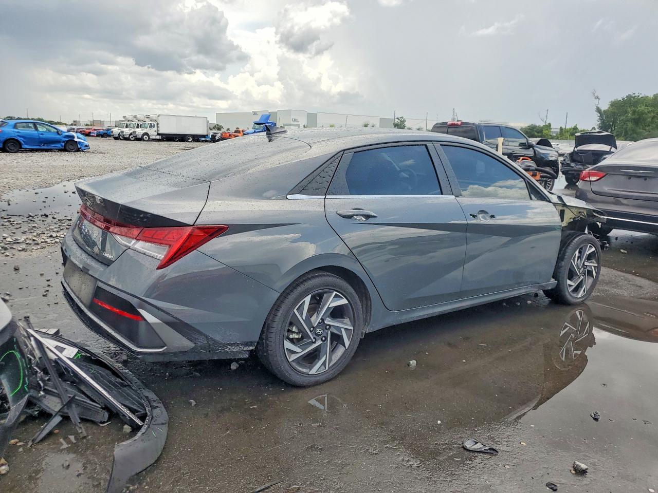 2025 Hyundai Elantra Limited - Фото 3