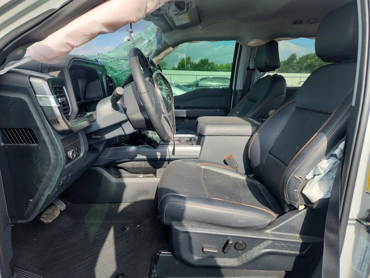 2025 Ford F250 Super Duty - Image 7