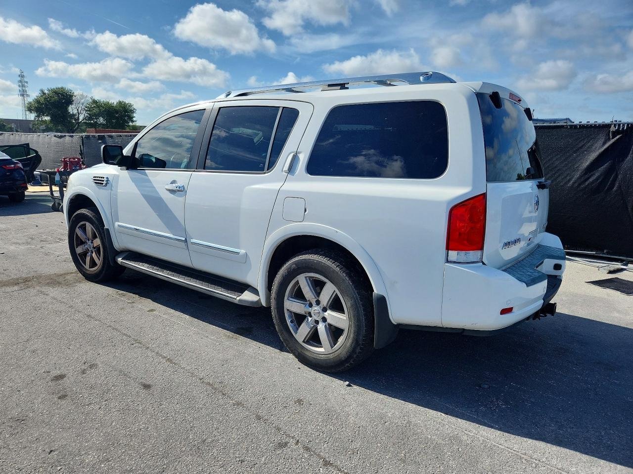2010 Nissan Armada Se - Image 2