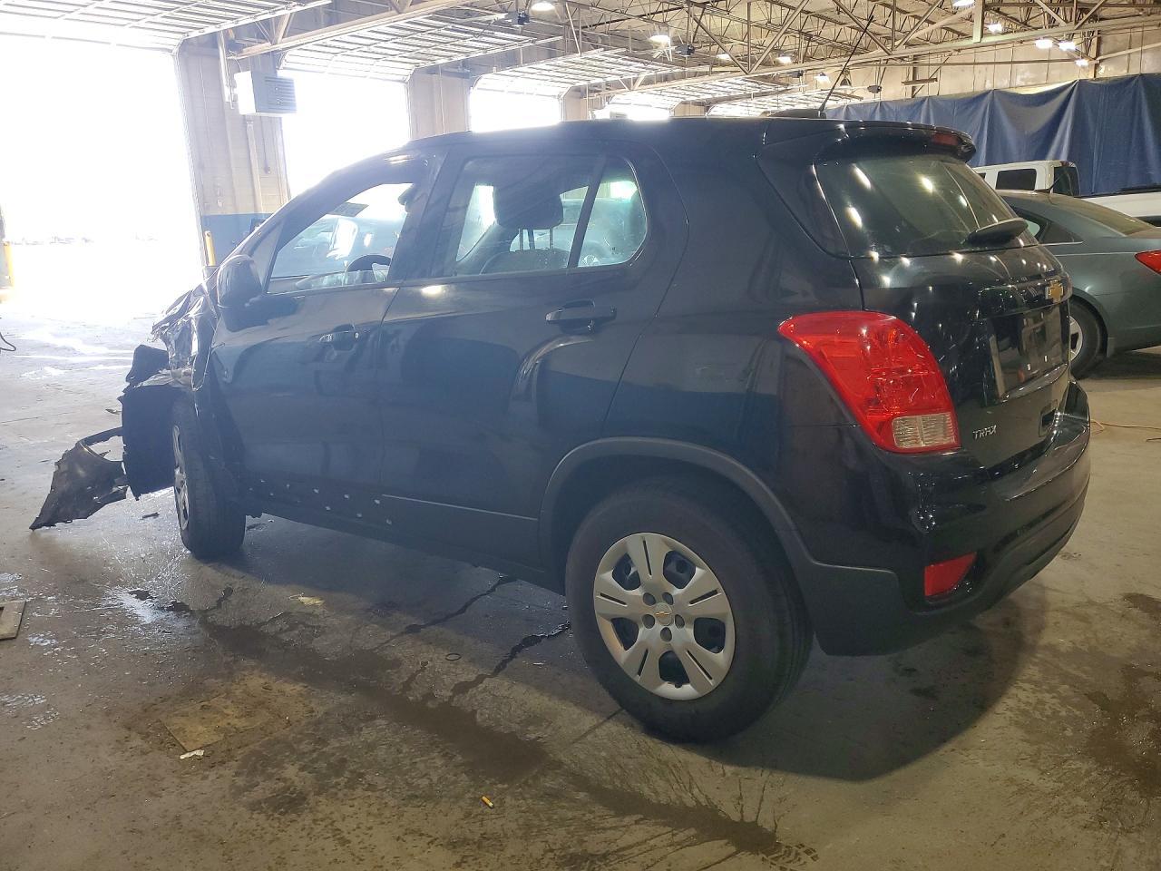 2018 Chevrolet Trax Ls - Image 2