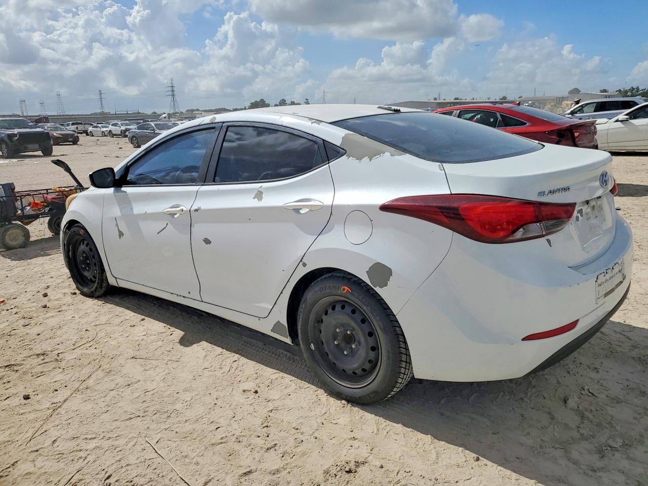 2016 Hyundai Elantra Se - Фото 2