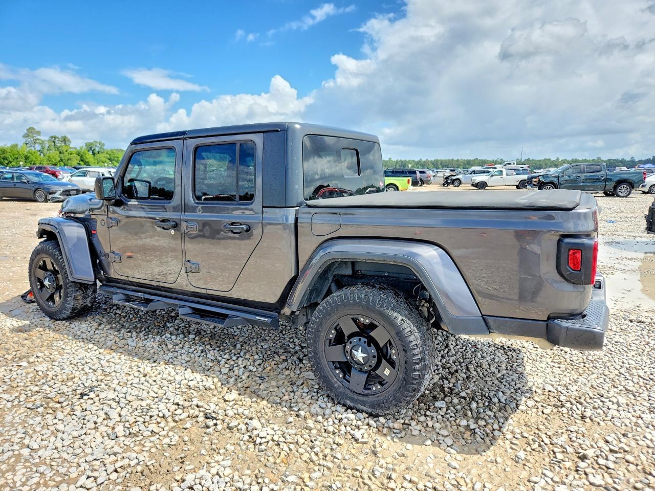 2022 Jeep Gladiator Sport - Image 2