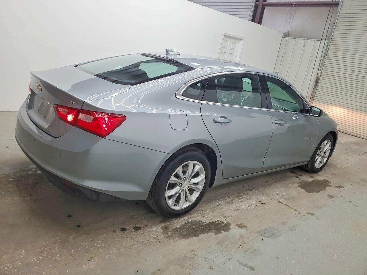 2024 Chevrolet Malibu Lt - Image 3