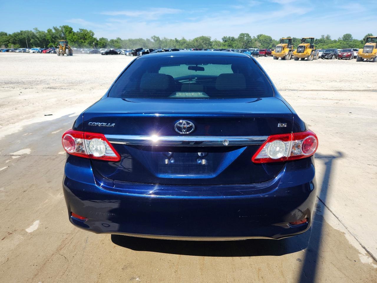 2012 Toyota Corolla Le - Image 6