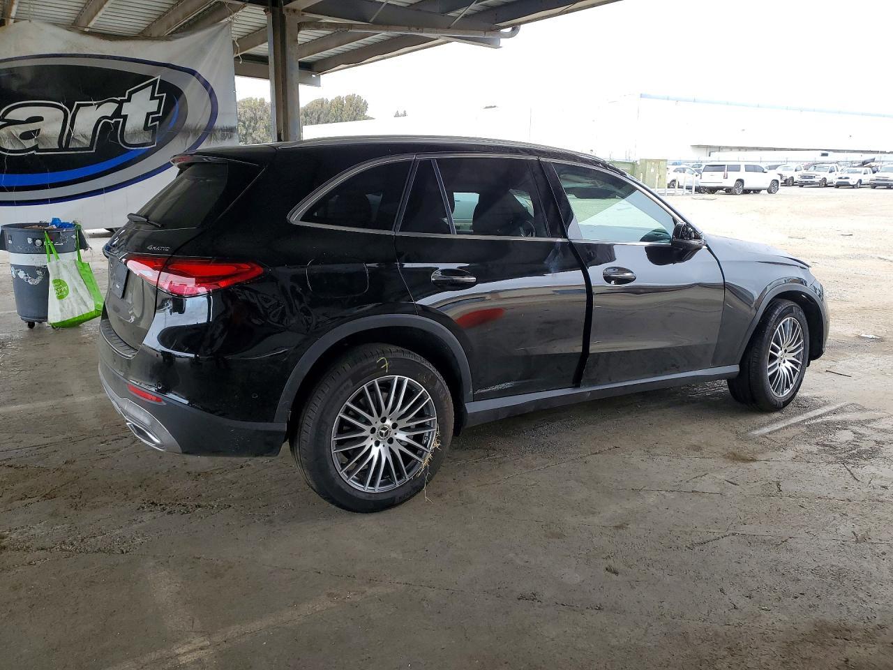 2026 Mercedes-Benz Glc 300 4Matic - Image 3