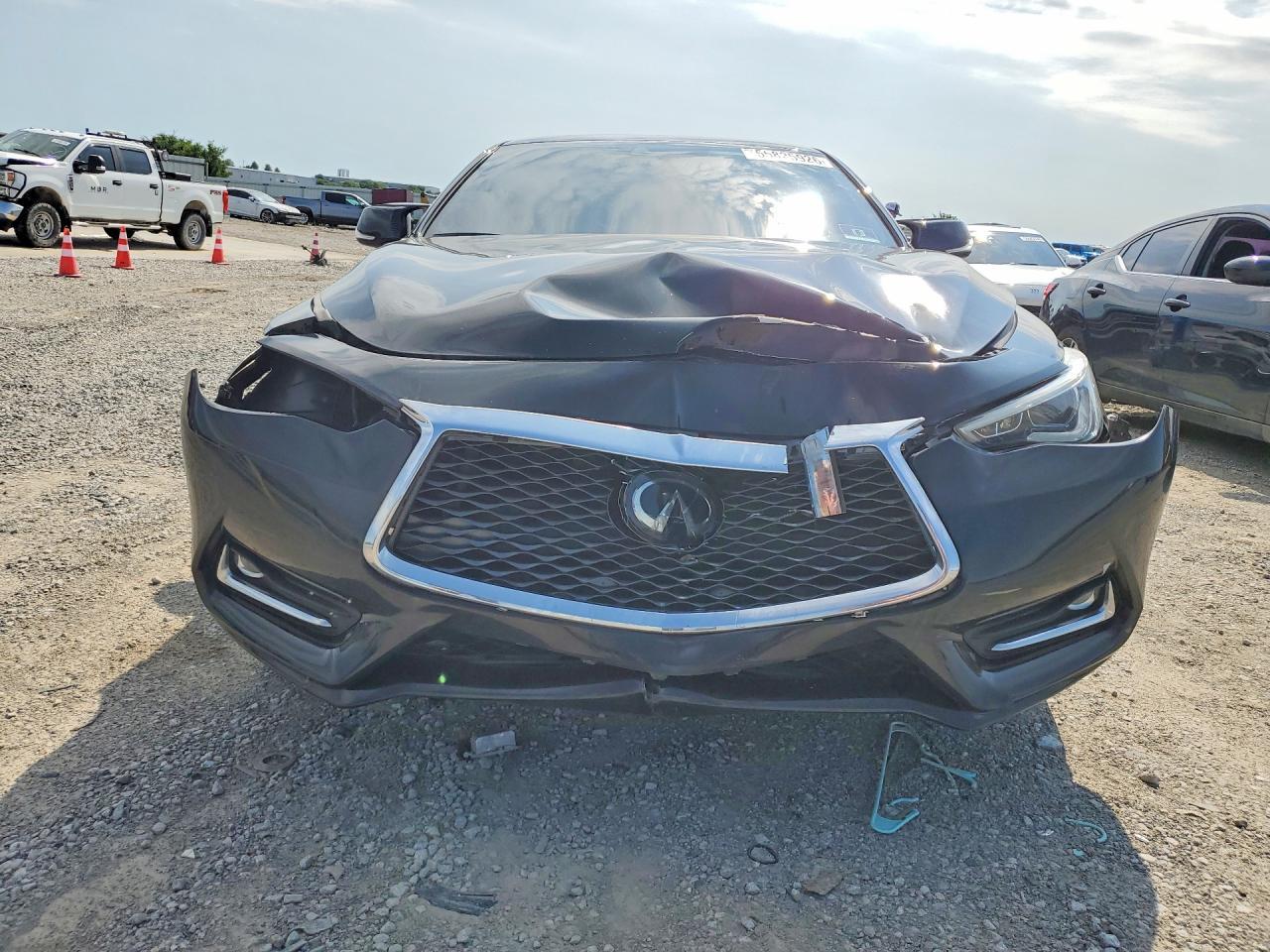 2019 Infiniti Q60 3.0T Luxe - Image 5
