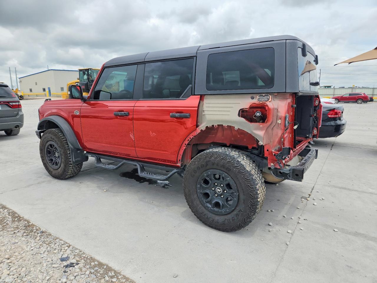 2023 Ford Bronco Base - Фото 2