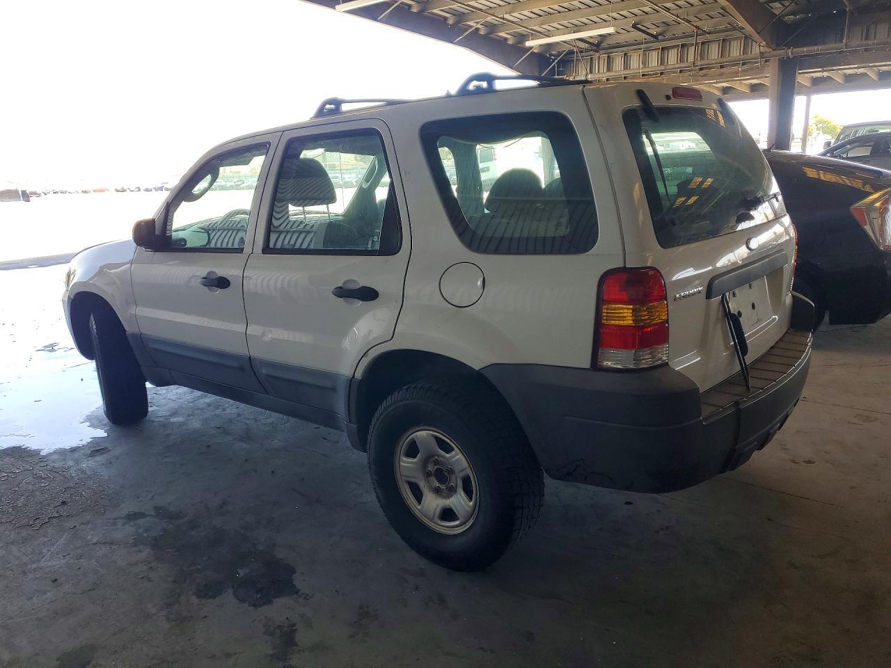 2006 Ford Escape Xls - Фото 2
