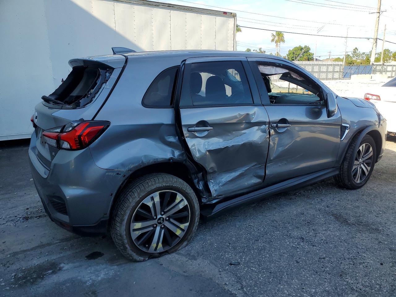 2021 Mitsubishi Outlander Sport Es - Фото 3