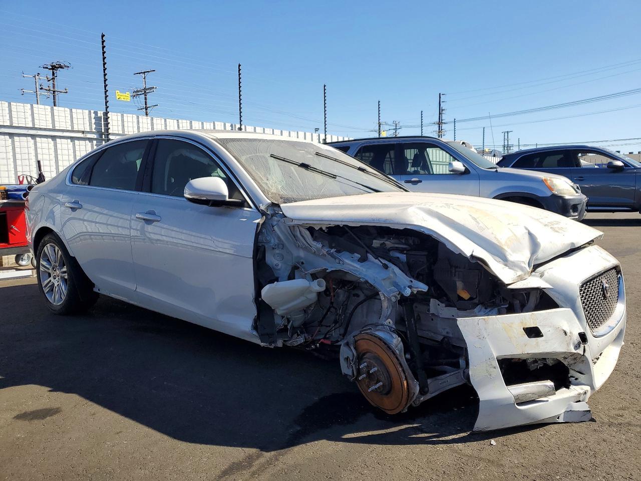 2016 Jaguar Xf Premium - Фото 4