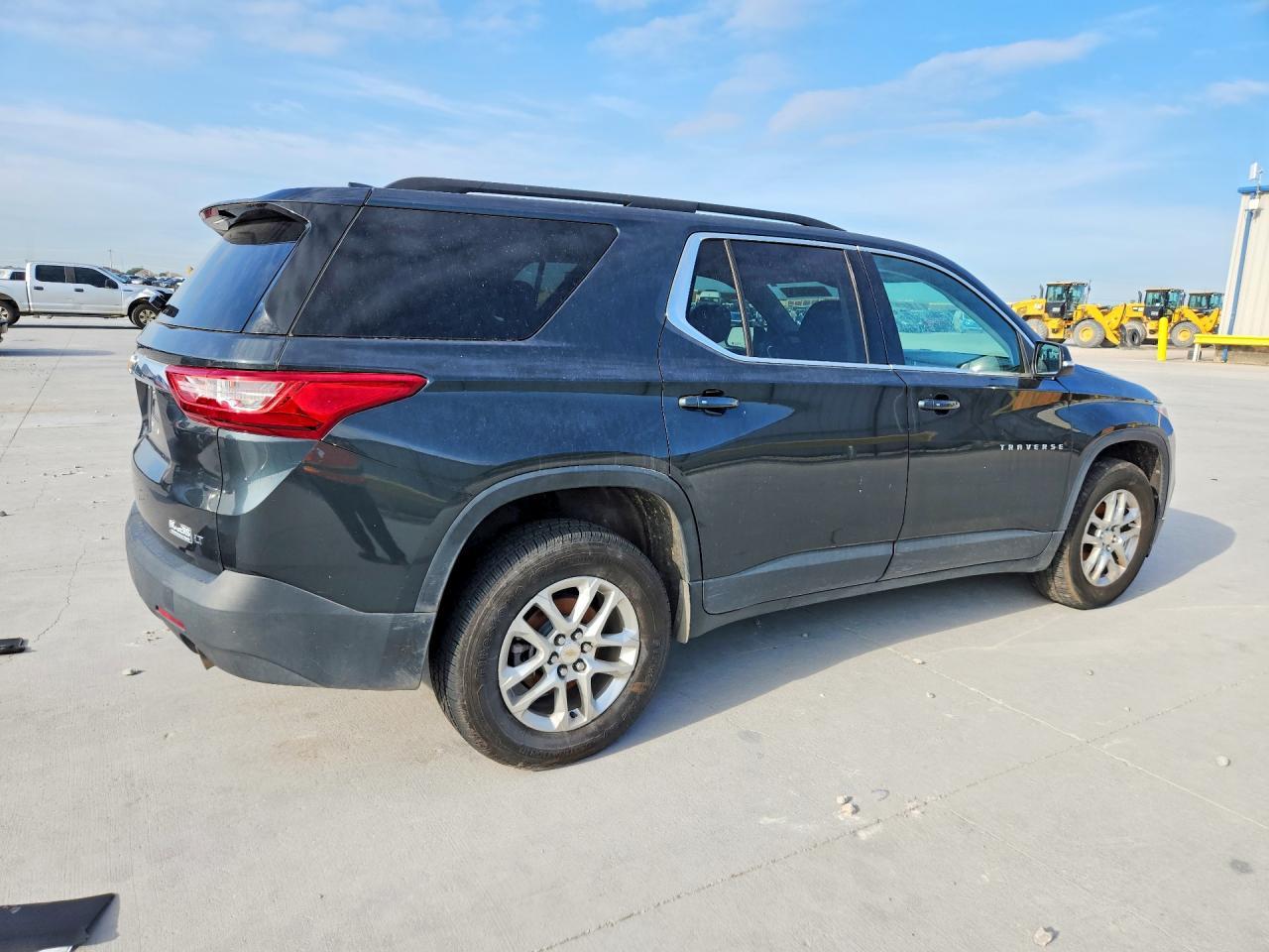 2021 Chevrolet Traverse - Фото 3