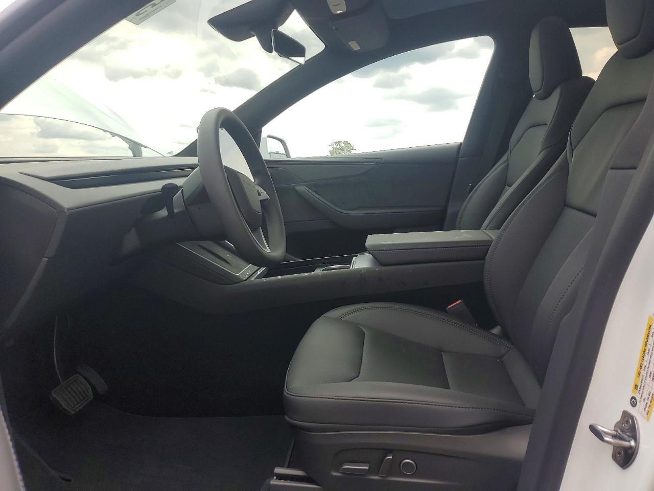 2026 Tesla Model Y - Image 7