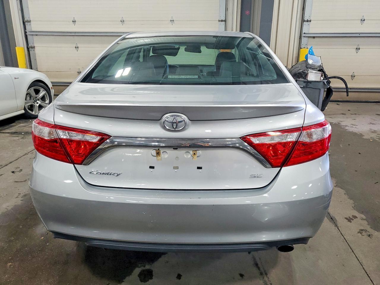 2015 Toyota Camry Se - Image 6