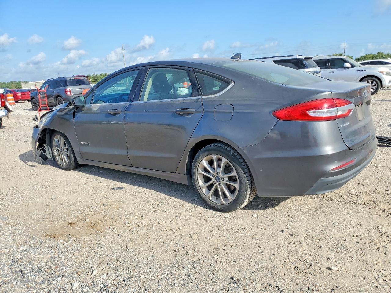 2019 Ford Fusion Se - Фото 2