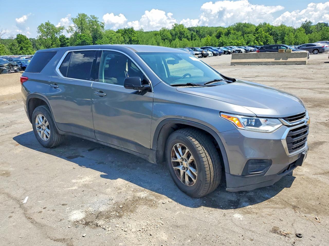 2020 Chevrolet Traverse Ls - Фото 4
