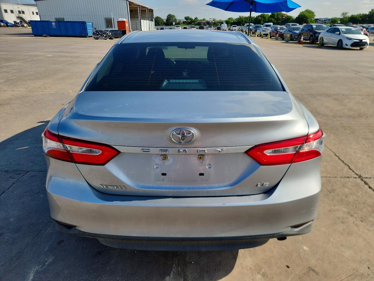 2018 Toyota Camry Le - Image 6