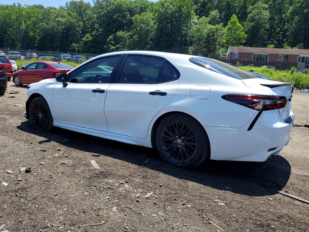 2022 Toyota Camry Hybrid Se Nightshade - Image 2