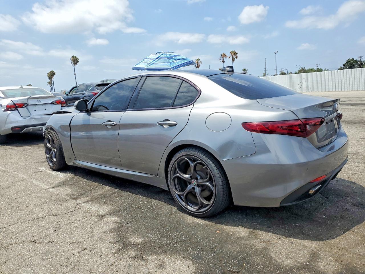 2018 Alfa Romeo Giulia Ti - Фото 2