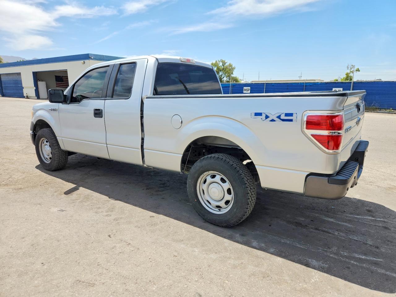 2013 Ford F150 Super Cab - Image 2