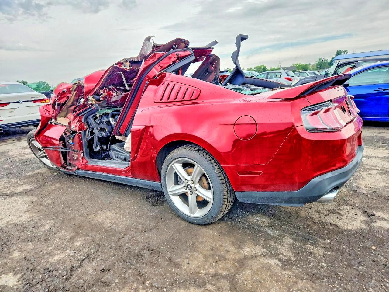 2010 Ford Mustang Gt - Фото 2