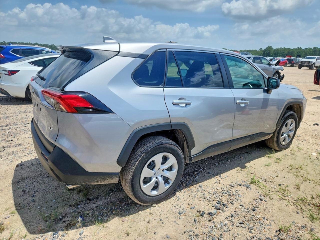 2025 Toyota Rav4 Le - Image 3