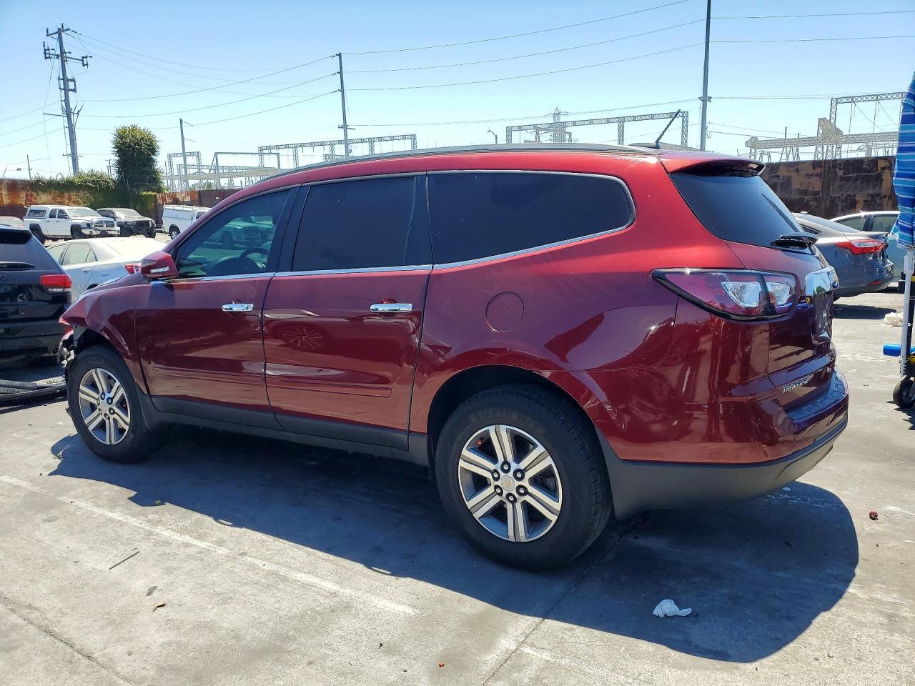 2017 Chevrolet Traverse Lt - Фото 2
