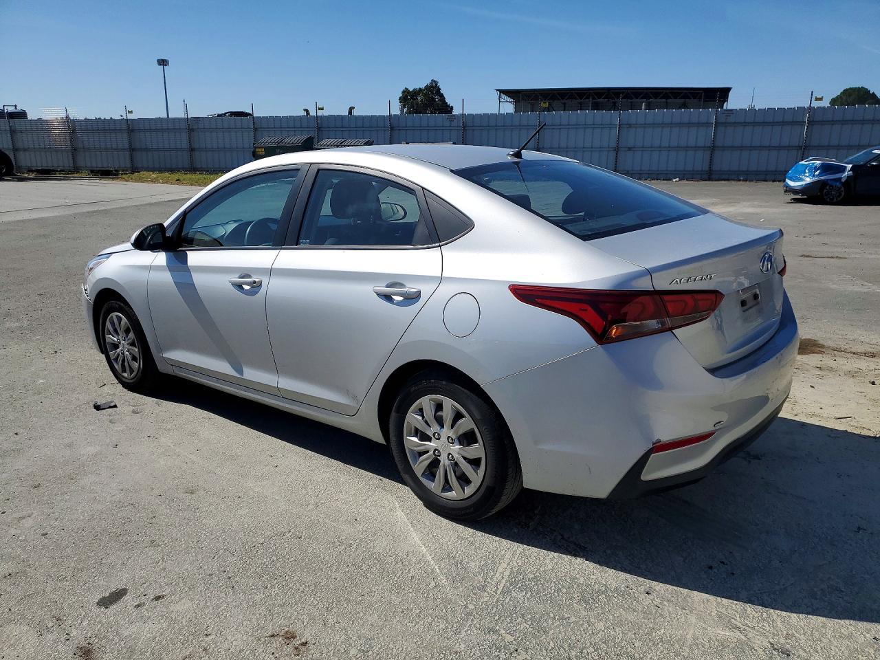 2019 Hyundai Accent Se - Фото 2