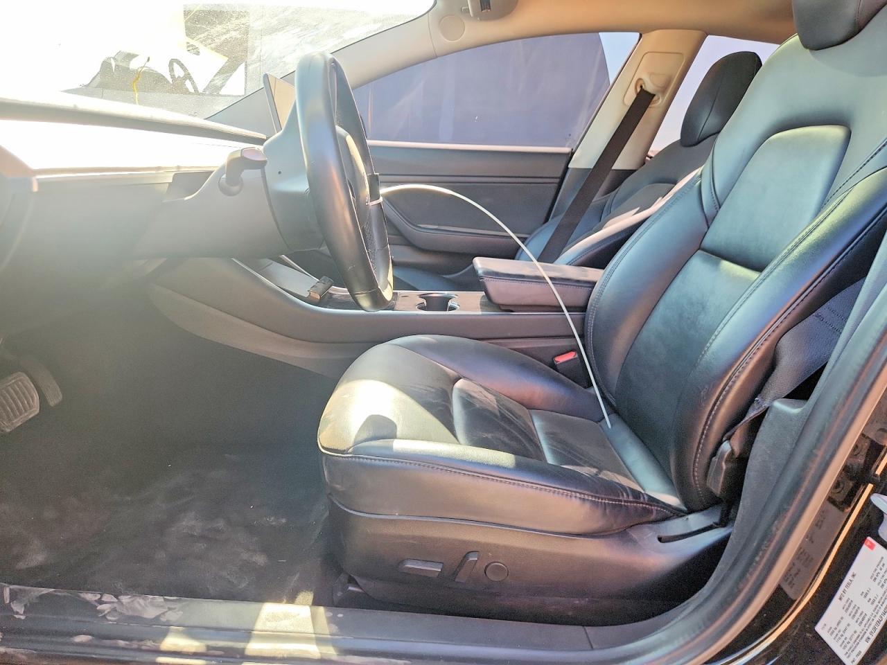 2018 Tesla Model 3 - Фото 7