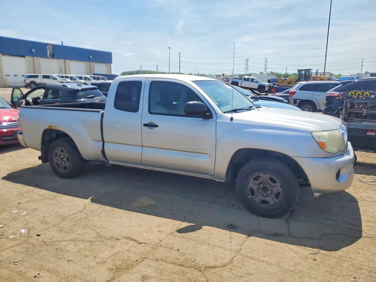 2010 Toyota Tacoma Access Cab - Image 4