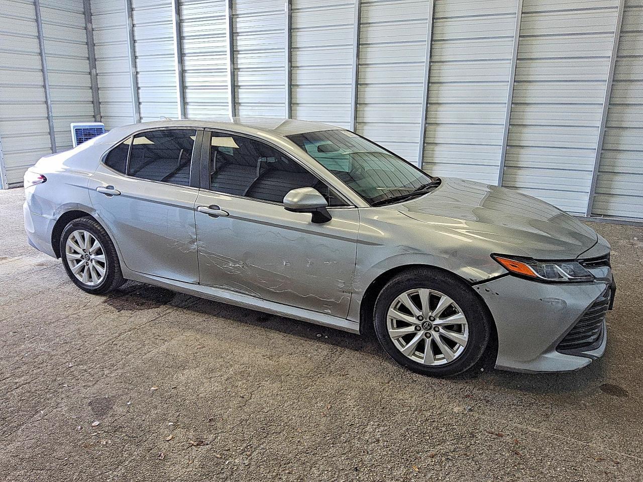 2019 Toyota Camry Le - Image 4