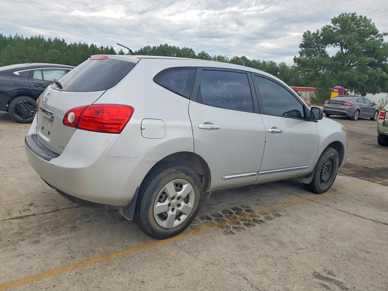 2014 Nissan Rogue Select S - Фото 3