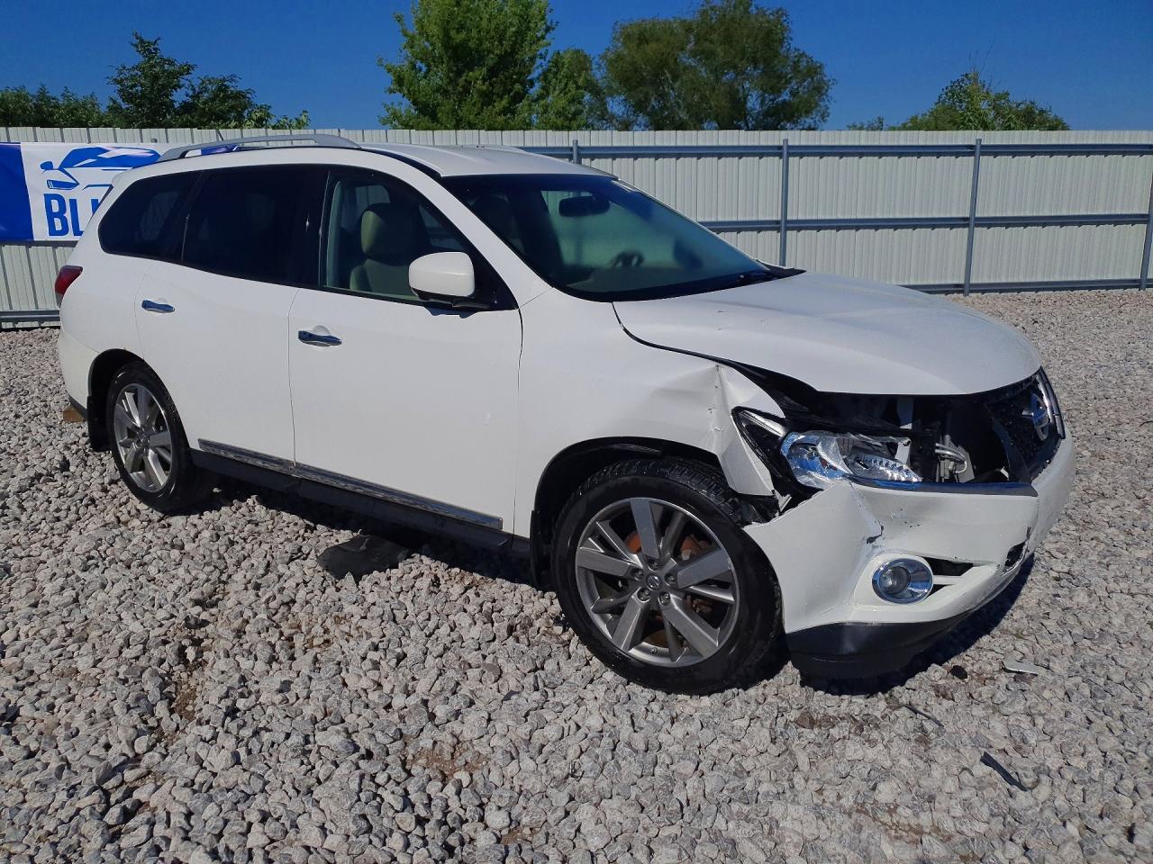 2013 Nissan Pathfinder S - Image 4