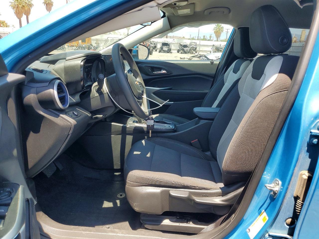 2025 Chevrolet Trax Ls - Фото 7