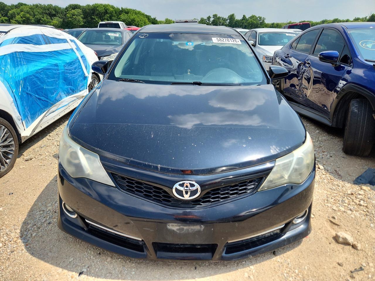 2014 Toyota Camry Se - Image 5