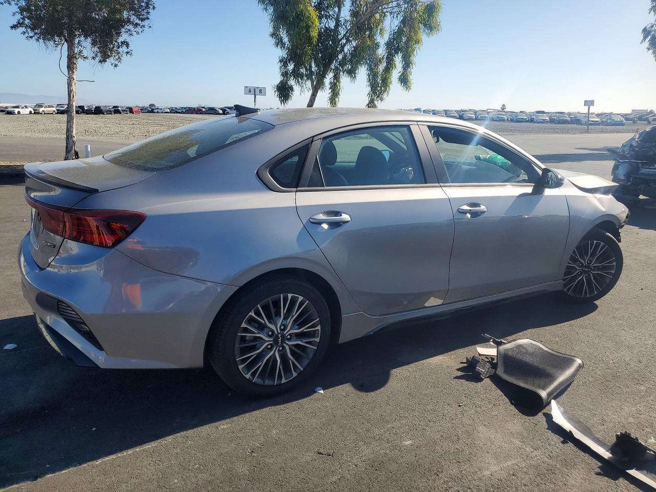 2023 Kia Forte Gt Line - Фото 3