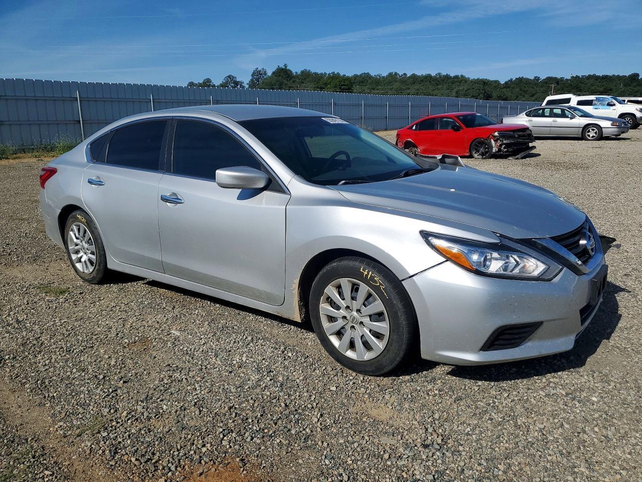 2016 Nissan Altima 2.5 S - Фото 4