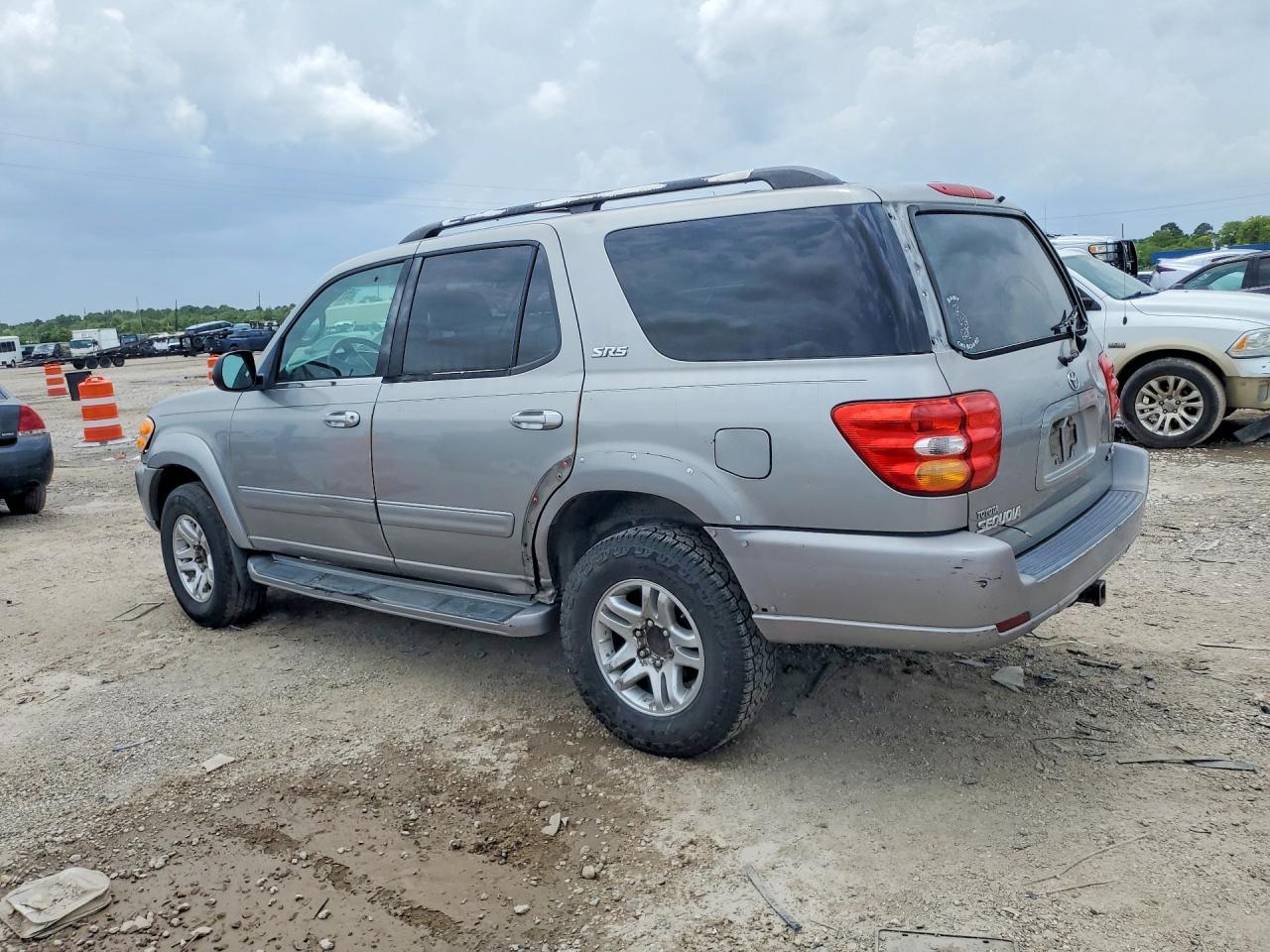 2002 Toyota Sequoia Sr5 - Фото 2